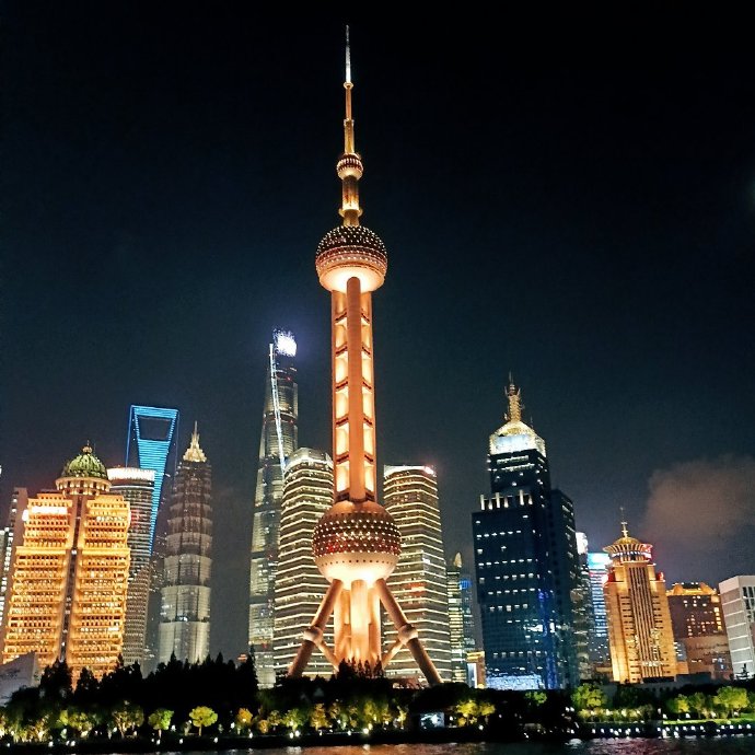 上海,璀璨明珠映开放前沿的国际化大都市