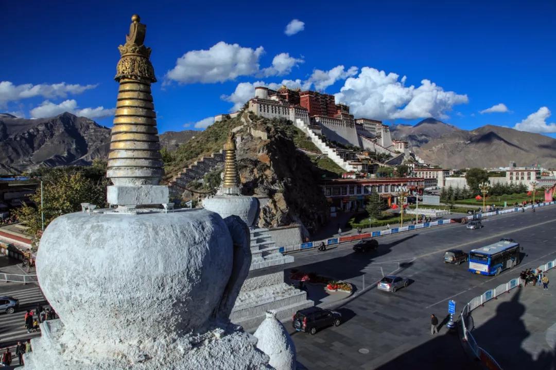 西藏，外交部发言人眼中的和平发展璀璨明珠